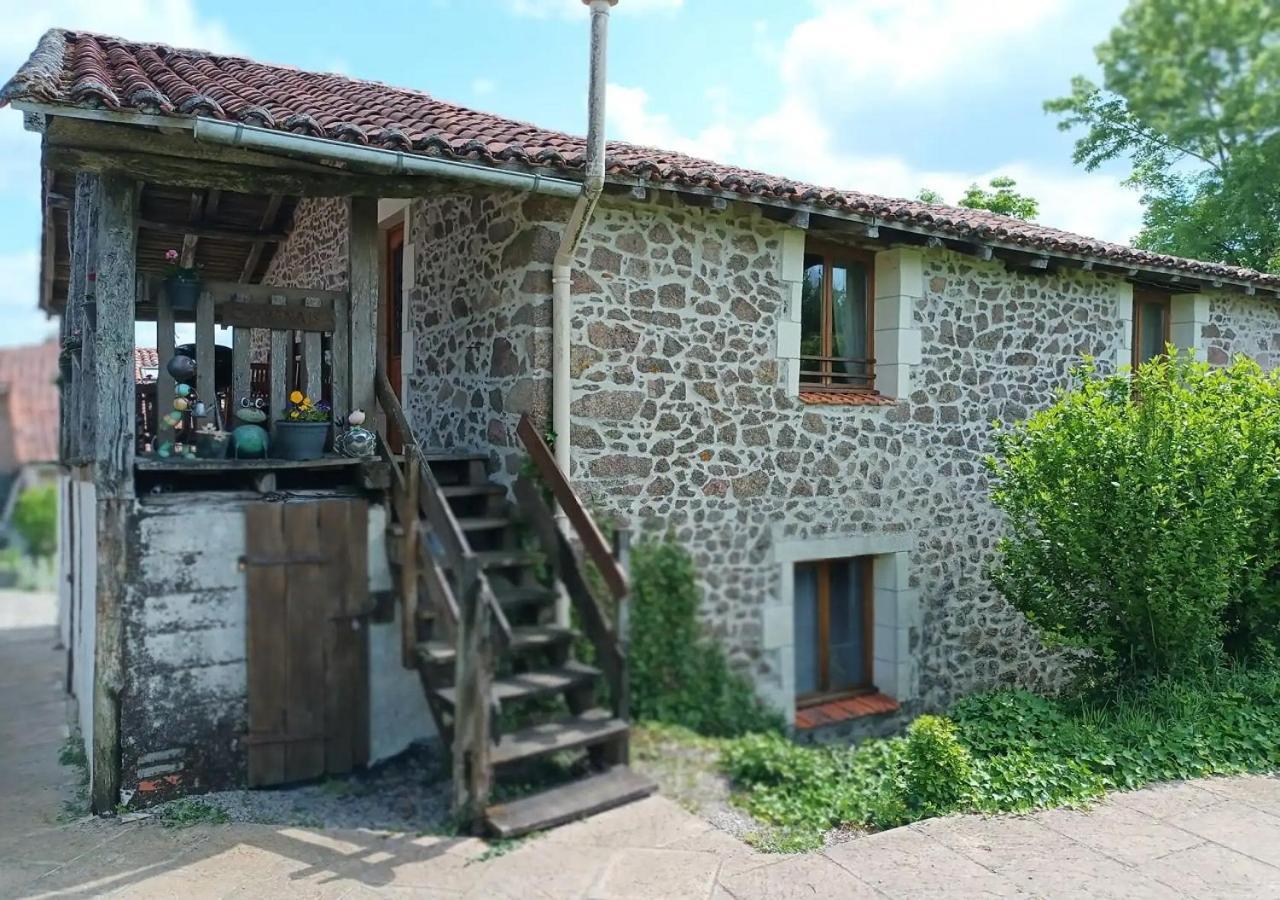 Tranquille Vienne Gites A Chirac Dept Charente Exterior foto