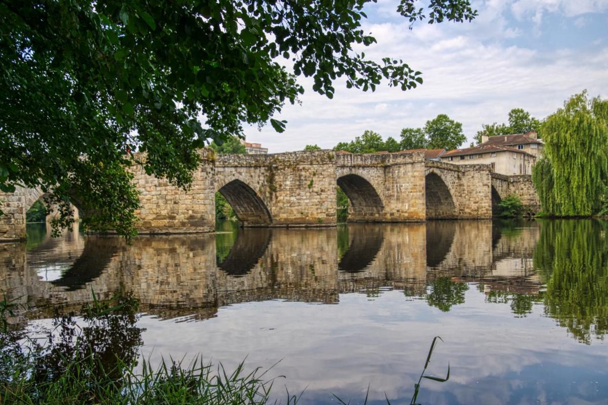 Tranquille Vienne Gites A Chirac Dept Charente Exterior foto